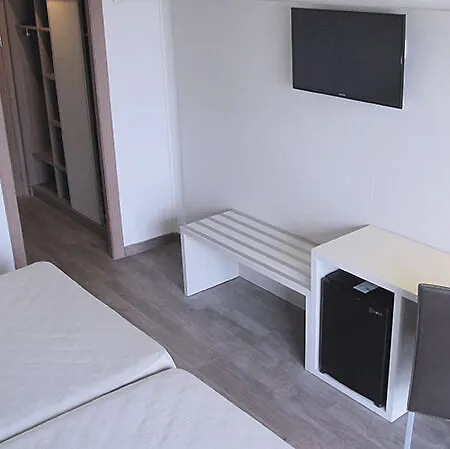 Ohtels Dorada Салоу